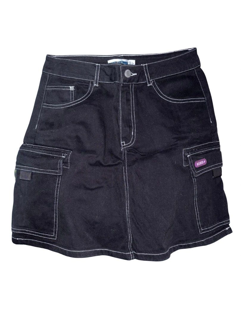 Cargo Skirt (Category: Skirts) located in Sorsogon. Submitted by jowanabanana (Listing ID 1466048379, Image 1). Description: W: 30-32.