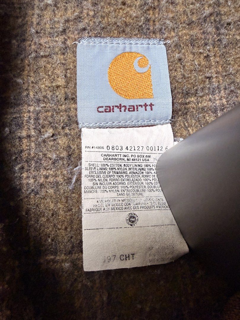 Carhartt Detroit (Category: Coats, Jackets and Outerwear) located in Candelaria. Submitted by ballerthrift796 (Listing ID 1466063624, Image 3). Description: Carhartt Detroit ( j97cht ) Issue altered lenght W-26 L-27.