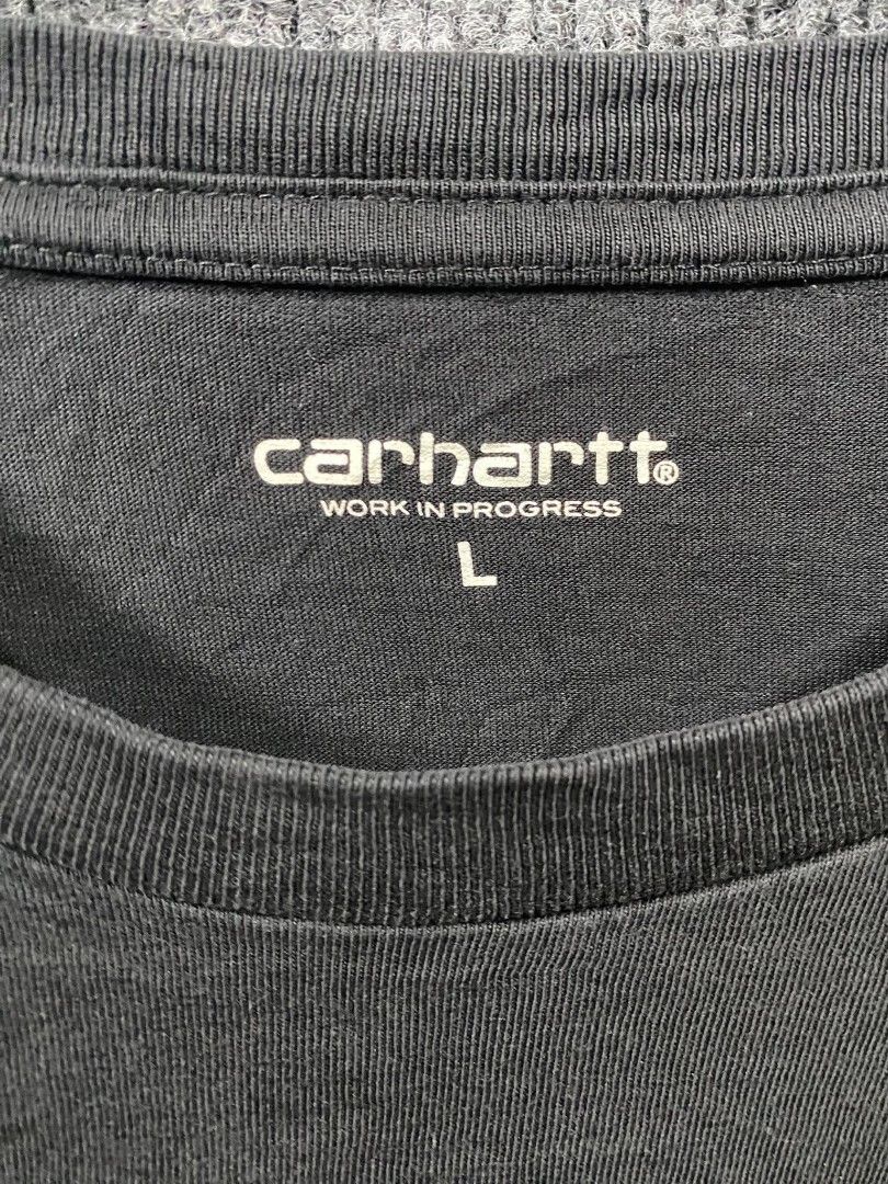 Carhartt script (Category: Tshirts & Polo Shirts ) located in Surallah. Submitted by unending_archive (Listing ID 1466105886, Image 2). Description: size large.