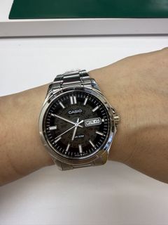 (Category: ) located in . Submitted by watchtrend97 (Listing ID 1466063628, Image 1). Description: .