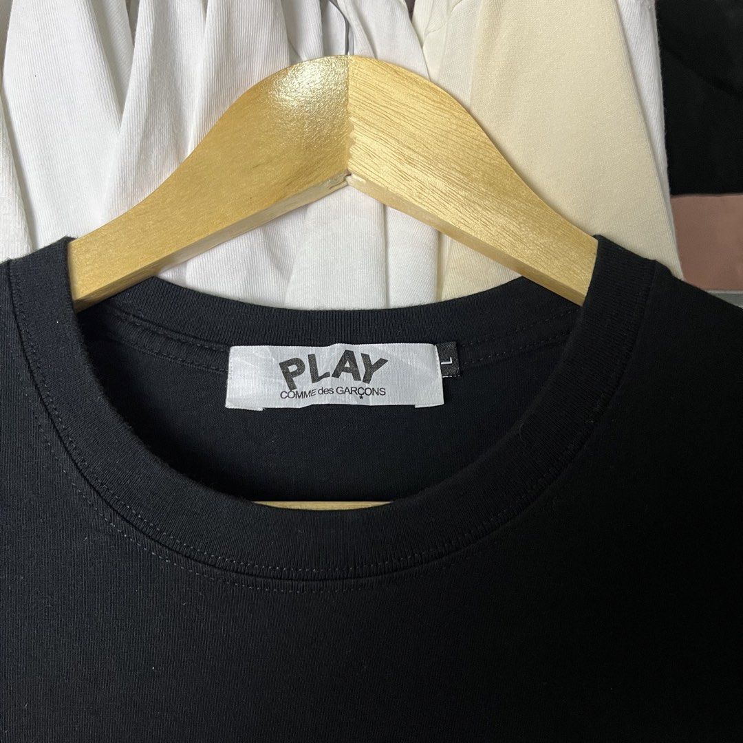 CDG PLAY HEART PURPLE GRAPHIC DESIGN TSHIRT (Category: Luxury Apparel) located in Daet. Submitted by wearthriftingcloth. (Listing ID 1466091825, Image 3). Description: 👕CDG PLAY Size: S-M Measurement: W18xL28 Issue(s):NO WASH TAG Condition: 9.5/10 Color rate: 9.5/10 ➡️Swipe- to see more detail pic 📌Color may Vary Due to Lighting‼️ 📌Please be responsible buyer Bogus/Flaker will be posted‼️ 📌All ltems Need Wash‼️ 📌1 Day Reservation only‼️.
