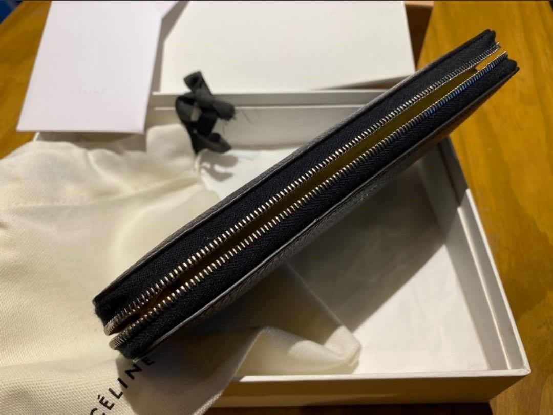 CELINE Full Zipper Wallet (Category: Wallets & Card holders) located in Mandaluyong City. Submitted by yohjivangarcons (Listing ID 1466103235, Image 2). Description: Authentic. Store bought. .