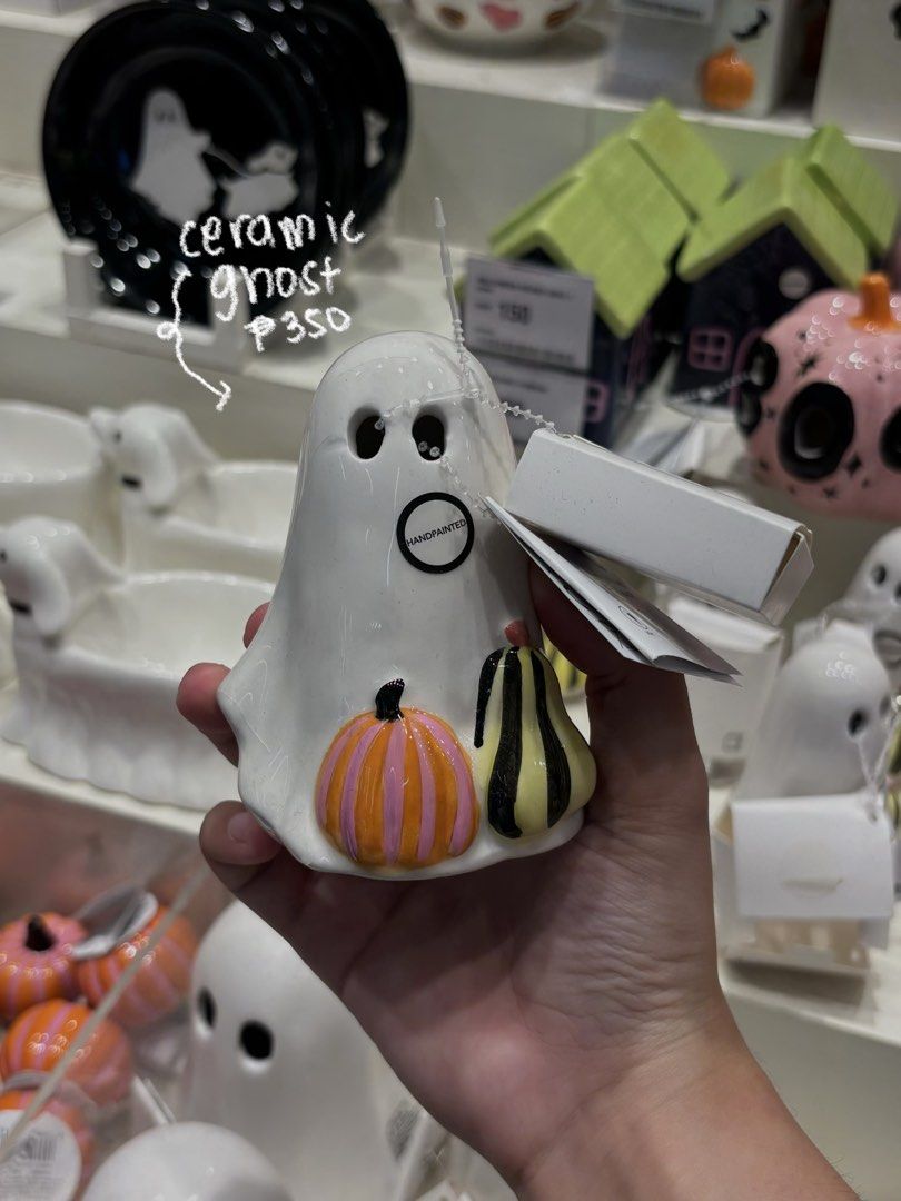 Ceramic Ghost Figurine Display (Category: Figurines & Statues) located in San Fernando. Submitted by krelyng (Listing ID 1466131130, Image 1). Description: brandnew ✨ —perfect hallooween decoration, display, gift or collection.