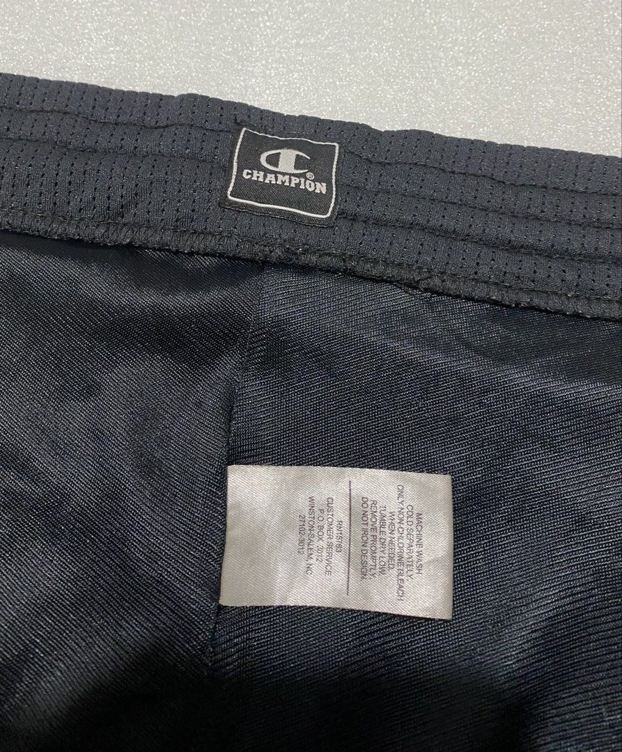 CHAMPION BASKETBALL SHORT (Category: Shorts) located in Caloocan City. Submitted by alexahvaldez (Listing ID 1466135625, Image 3). Description: Waist: Free Length: 23 Hem: 15 Excellent condition No issue dm me ur sure offer📲.