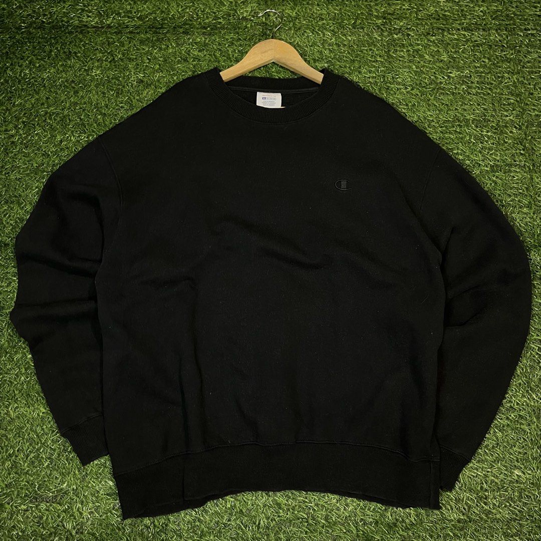 Champion Eco Authentic Black Sweatshirt XL (Category: Coats, Jackets and Outerwear) located in Argao. Submitted by secondcyclecollection (Listing ID 1465965366, Image 1). Description: - Brand: Champion Eco - Color: Solid black - Size: Extra Large (XL) - Material/Interior: Warm fleece lining - Design: Classic crewneck, ribbed cuffs and hem, subtle embroidered chest logo - Origin: Made in Honduras - Condition: Authentic and great for casual outfits
