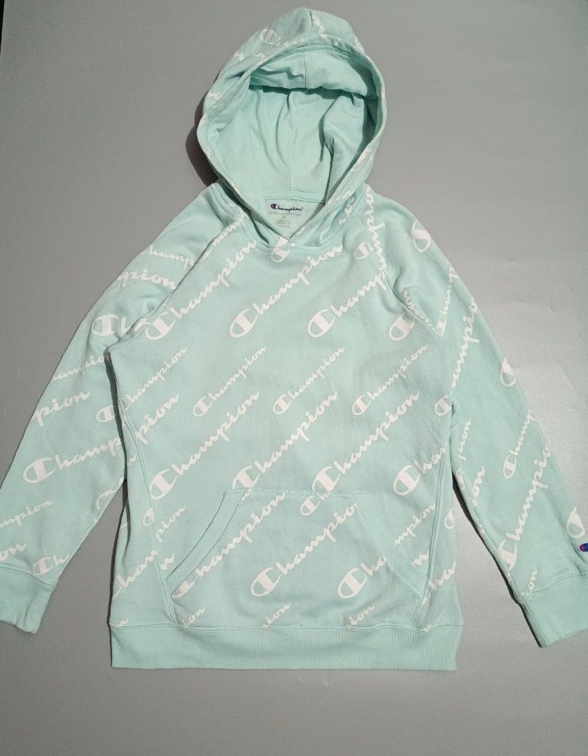 Champion Hoodie (Category: Coats, Jackets and Outerwear) located in Pasig City. Submitted by lemuel29 (Listing ID 1466025620, Image 1). Description: Champion Hoodie AOP Size: Small Fit Issue: Slight Fluff MOD: Lalamove or J&T Pm for more info!.