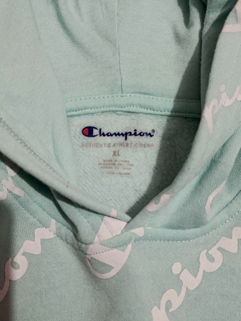 Champion Hoodie (Category: Coats, Jackets and Outerwear) located in Pasig City. Submitted by lemuel29 (Listing ID 1466025620, Image 2). Description: Champion Hoodie AOP Size: Small Fit Issue: Slight Fluff MOD: Lalamove or J&T Pm for more info!.