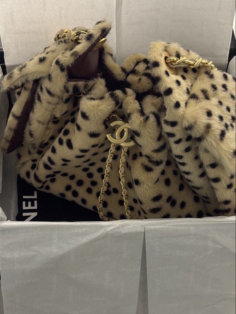 Chanel 25 (Category: Luxury Bags & Wallets) located in Quezon City. Submitted by rai_closet (Listing ID 1466020525, Image 1). Description: Brand new Complete For sure buyers only.