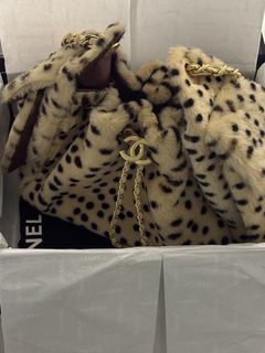 (Category: ) located in . Submitted by rai_closet (Listing ID 1466020525, Image 1). Description: .