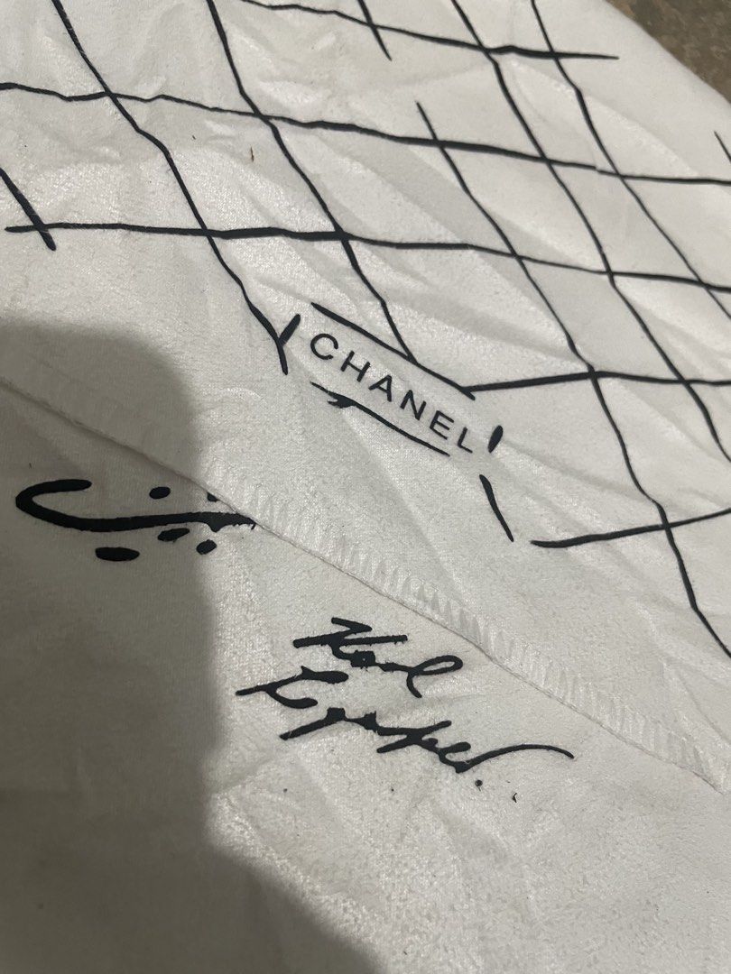 Chanel dust bag (Category: Looking For) located in Davao. Submitted by mj_designervintagecurator (Listing ID 1465970992, Image 3). Description: 📌like a suede fabric 📌width 14- length 9.5 inches.
