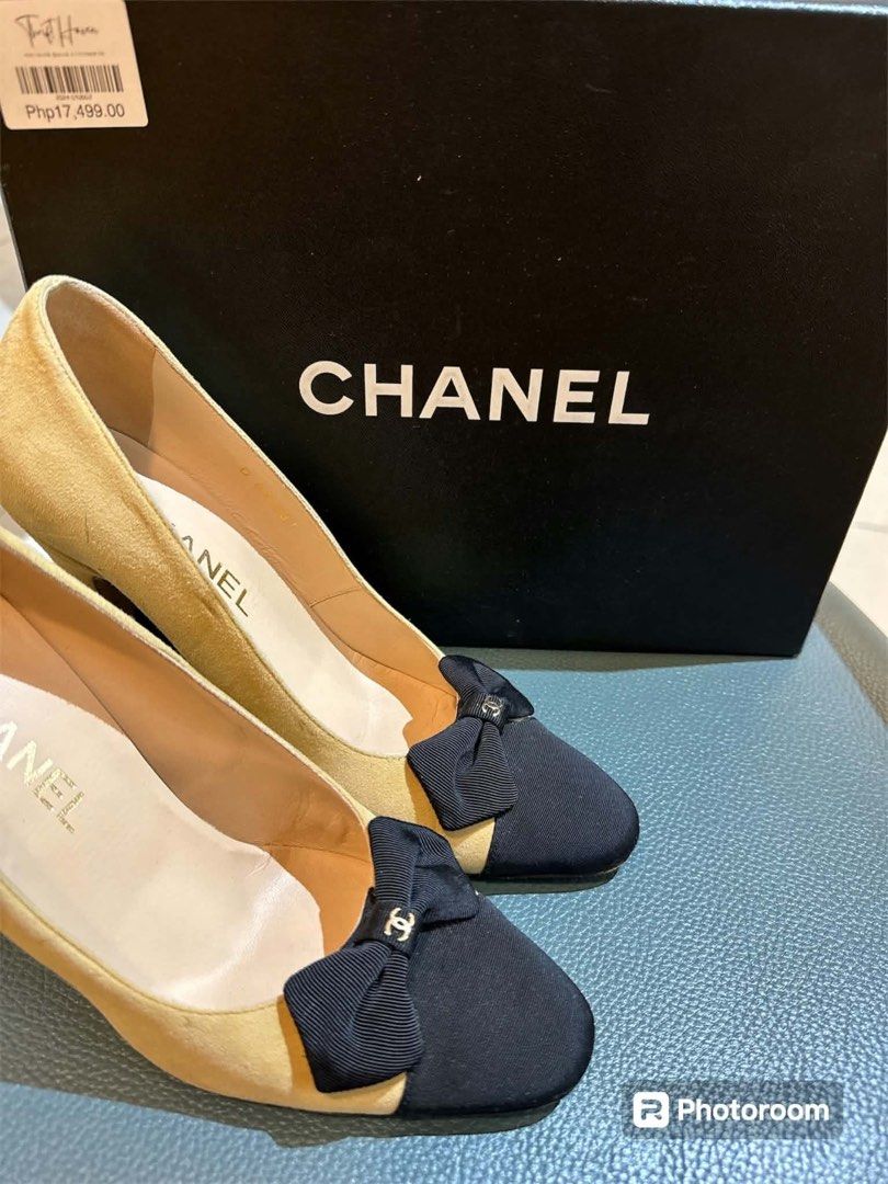 Chanel Yellow Suede Cap-Toe Pumps with Bow (Category: Heels) located in Manila. Submitted by attypreciousyzncpa (Listing ID 1466150289, Image 2). Description: - Authentic Chanel pumps in vibrant yellow suede - Iconic black cap-toe with a chic grosgrain bow - Features a delicate interlocking CC logo charm on the bow - Classic heel height for everyday elegance and comfort - Clean inner lining with crisp gold stamped Chanel lettering - Comes complet