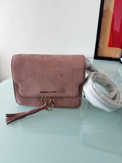 （分類：）位於 。 由 candiceloooo 提交（商品編號 1465967554，圖片 1）。簡介： 。