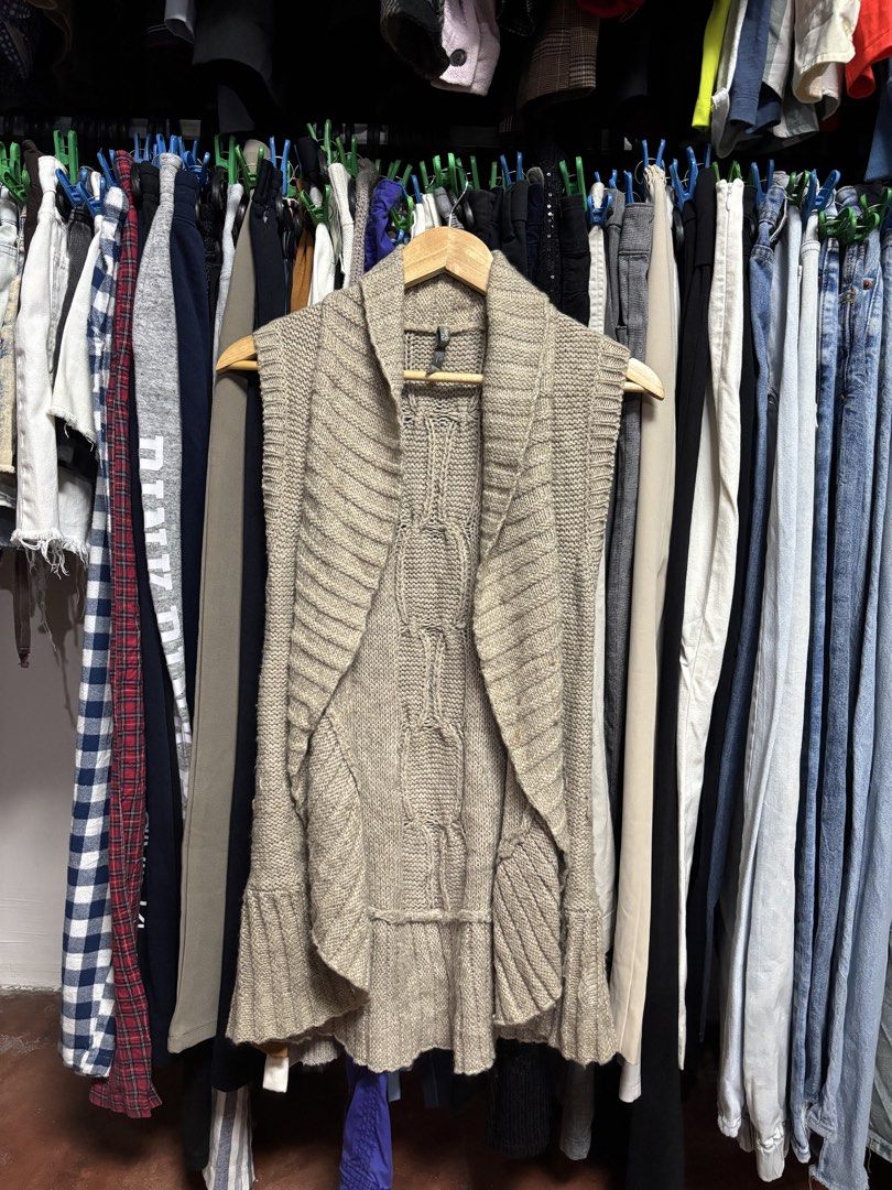 charlotte russe blazer (Category: Coats, Jackets and Outerwear) located in Pila. Submitted by isabelasthriftclothes (Listing ID 1466098345, Image 1). Description: .