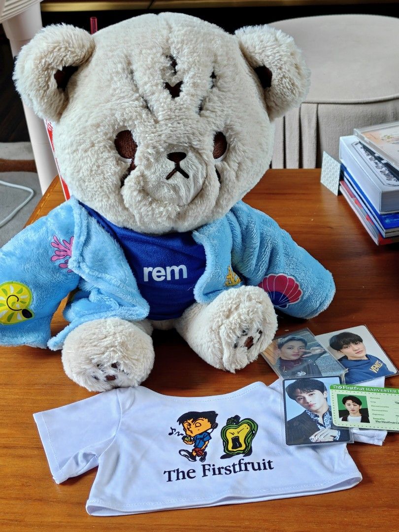 Cheetah Lee 40cm Plush + Outfits & Photocards Set (Category: K-Wave Merchandise) located in Quezon City. Submitted by secondninico (Listing ID 1466042818, Image 1). Description: Selling my 40cm Cheetah Lee plush as a set with the outfits and photocards shown in the photo 🐆💙 Comes with the blue jacket/outfit, The Firstfruit shirt, and the Mark photocards/cards shown. Selling everything togethe Plush has been displayed/kept in my collection and i