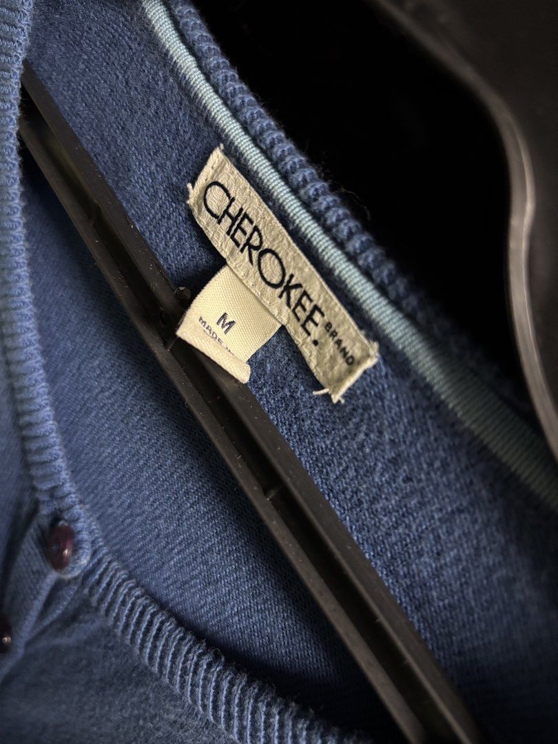 cherokee cardigan (Category: Coats, Jackets and Outerwear) located in Pila. Submitted by isabelasthriftclothes (Listing ID 1466089251, Image 2). Description: .