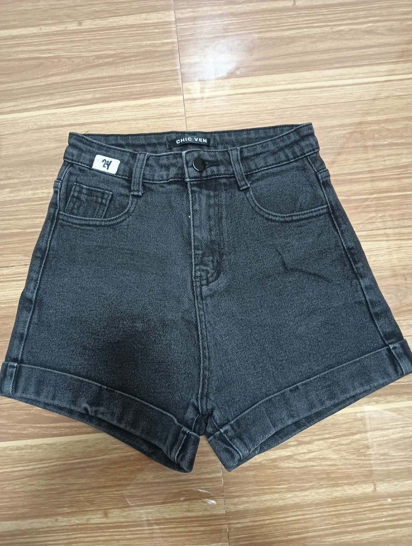 Chic Ven Black Denim Shorts Folded Cuffs Size 24 (Category: Shorts) located in Manila. Submitted by ac_dl (Listing ID 1466112914, Image 1). Description: - Brand: Chic Ven - Size: 24 - Color: Solid dark grey-black - Fit: High-waisted with front button closure - Details: Rolled cuffs, front and back pockets - Condition: Clean wash Handpicked short, never nasuot Size: 24 Mode of Payment: 💙G.cash 🧡Maribank ❤️BPI Mode of Delivery: Same day - Lalamov