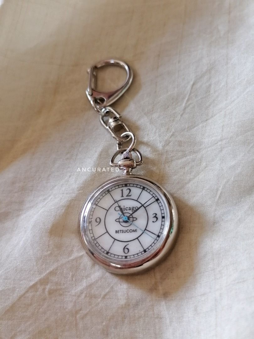 Chicago ( Betsucomi Keychain pocket watch ) (Category: Vintage Collectibles) located in Escalante. Submitted by byenna (Listing ID 1466059024, Image 3). Description: Rare vintage manga furoku / magazine prize from Japan! 🤎 ⌛ Betsucomi Magazine | Chicago by Yumi Tamura (2000) ✨ Features & Condition: - Quartz movement - working smoothly! (Video available upon request) - Back engraving features official copyright & a cute "Thank you! by TAMU" autho