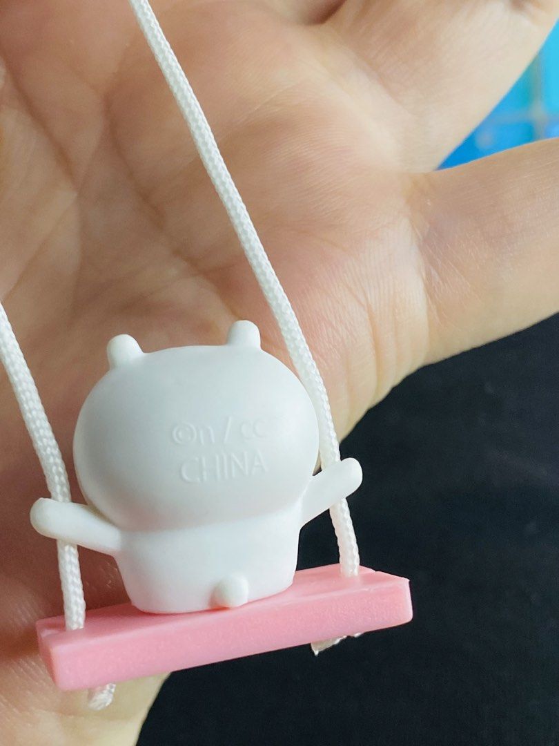 Chiikawa Swing Figure (Category: Character Goods) located in Manila. Submitted by kawaii_omocha_est2020 (Listing ID 1465998838, Image 2). Description: .