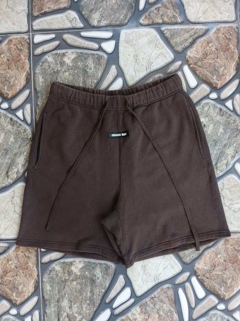 Chinisim center logo sweat short (Category: Activewear) located in Baggao. Submitted by thriftislife123 (Listing ID 1466039070, Image 2). Description: w:freewaist l:19 leg open:12 issue:none off/legit pm for more details.