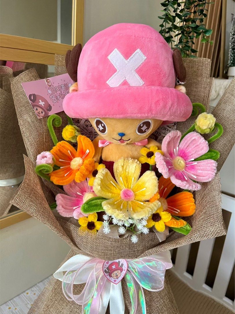 Chopper Plushie bouquet (Category: Handmade Craft) located in Mandaluyong City. Submitted by beebloomsbyfrancia (Listing ID 1466072560, Image 3). Description: On hand Ready for ship via Lalamove Inclusions : Greeting card and Bouquet Box. Location : Plainview Mandaluyong .
