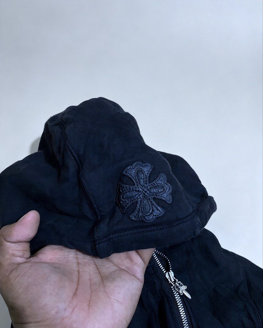 Chrome hearts hoodie (Category: Coats, Jackets and Outerwear) located in Bato. Submitted by itsmethriftlist (Listing ID 1466022181, Image 3). Description: Chrome hearts hoodie (off) Dimes 21/26 No issue Lp:camarines sur(Bicol) Dm🏷️.