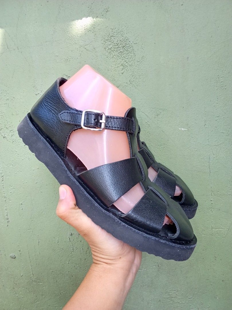 Chubasco genuine leather sandal (Category: Flats & Sandals) located in General Santos City (Dadiangas). Submitted by ukayonlineshoppe (Listing ID 1466005845, Image 3). Description: 23.5cm. matibay pure leather.