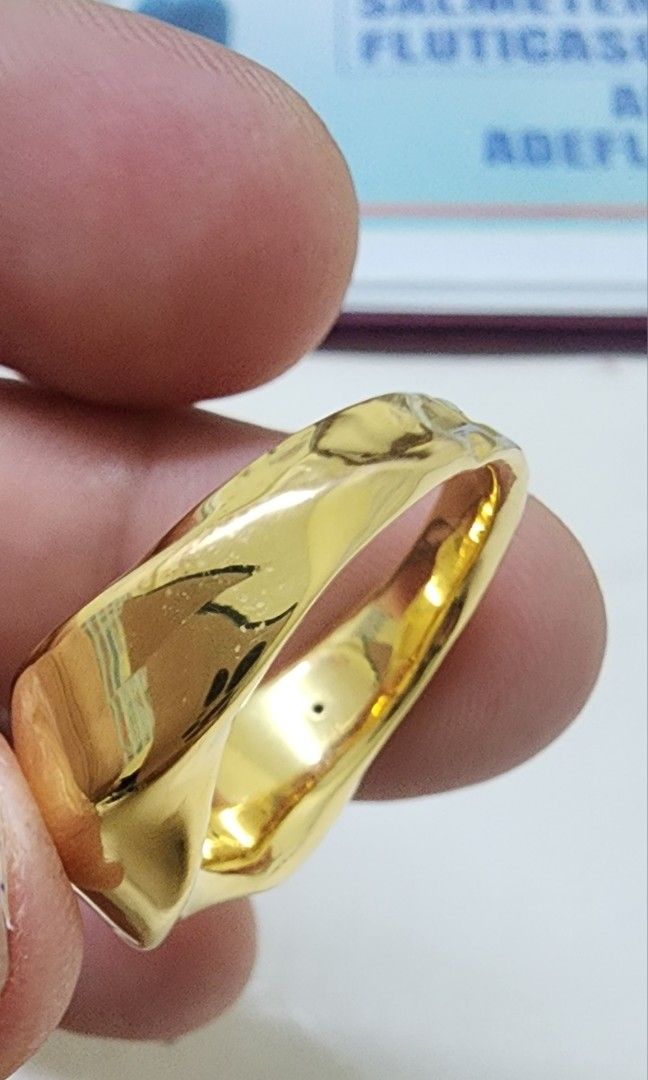 CHUNKY 18K ELECTROFORM GOLD RING (Category: Rings) located in Manila. Submitted by chrinathalie (Listing ID 1466028777, Image 2). Description: looks mabigat pero lightweight from Japan selling per piece,not per gram 0.9-1 gram Pawnable.