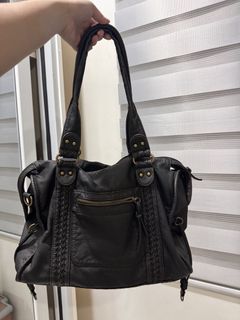 (Category: ) located in . Submitted by thriftbyashi (Listing ID 1466100689, Image 1). Description: .