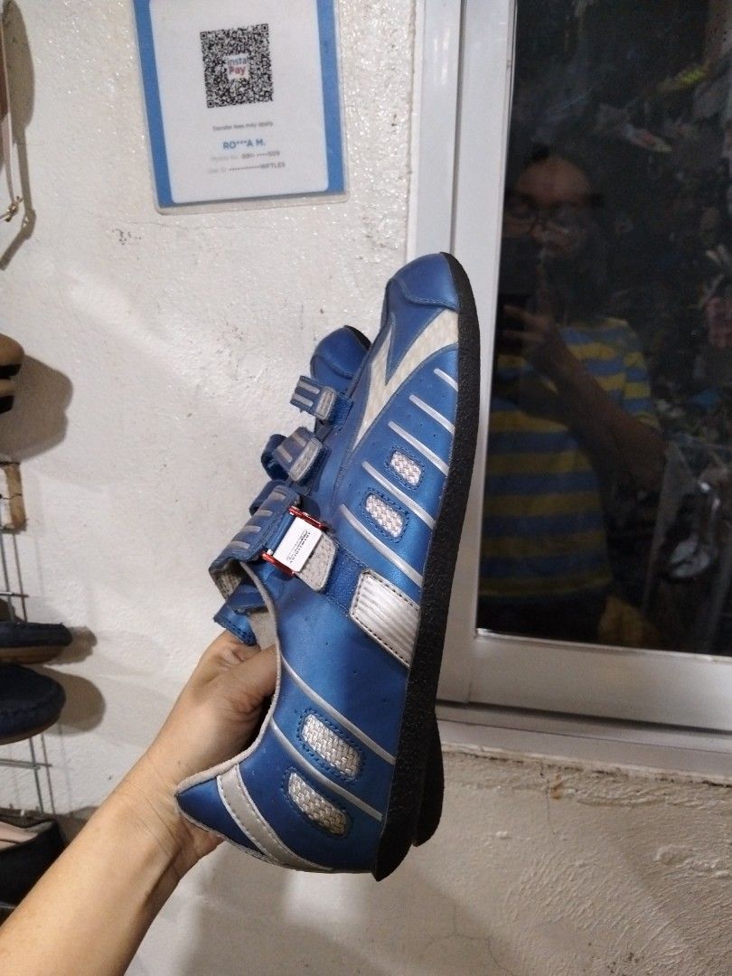 Climbing Shoes (Category: Sneakers) located in El Salvador. Submitted by francheskaukayukay (Listing ID 1466059834, Image 2). Description: .
