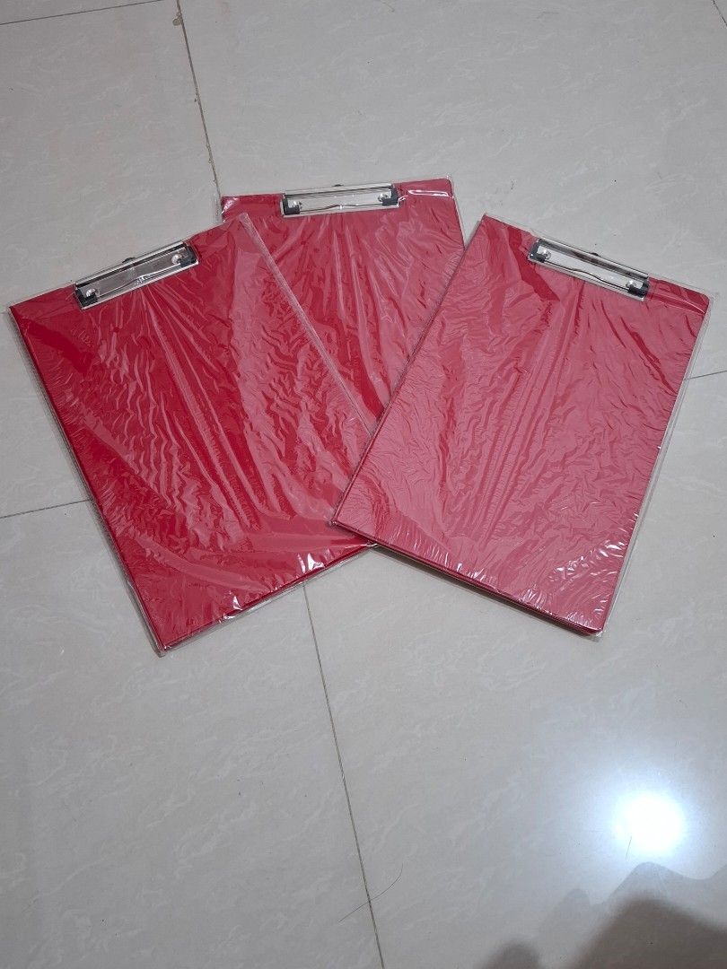 Clipboard (Category: Stationery & School Supplies) located in Quezon City. Submitted by bellemarketing (Listing ID 1466028088, Image 3). Description: Clipboard for sale No cover php 85 With cover php 130 For pick up.