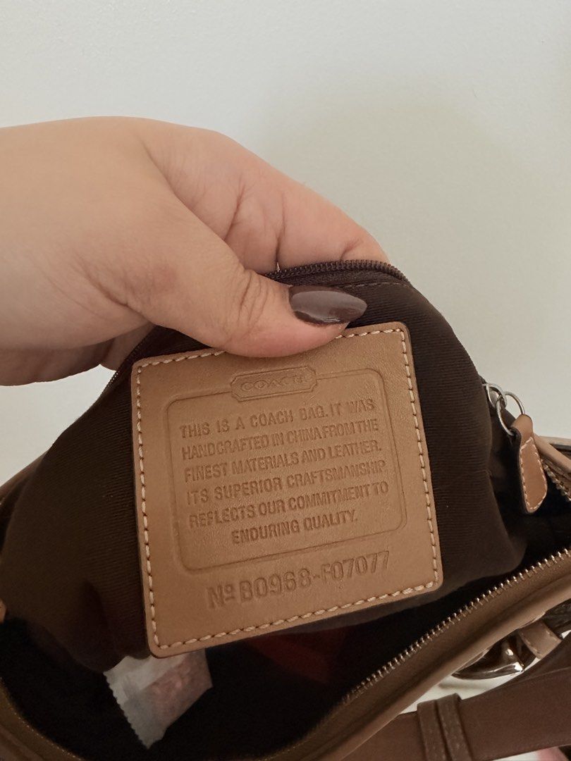 Coach (Category: Shoulder Bags) located in Manila. Submitted by shoppshopp (Listing ID 1465999265, Image 3). Description: .
