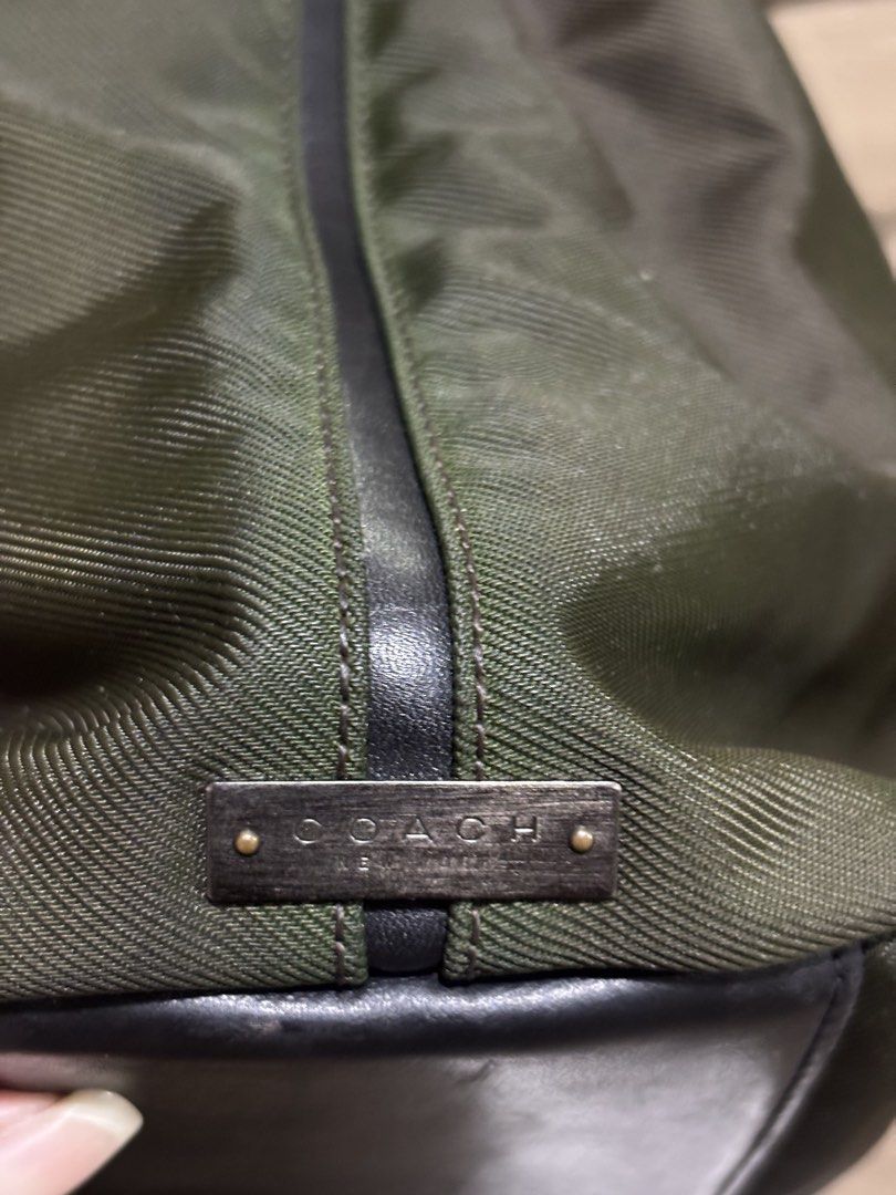 Coach (Category: Luxury Bags & Wallets) located in Manila. Submitted by purselovemalate (Listing ID 1466005983, Image 3). Description: No major flaws Minimal sign og use.