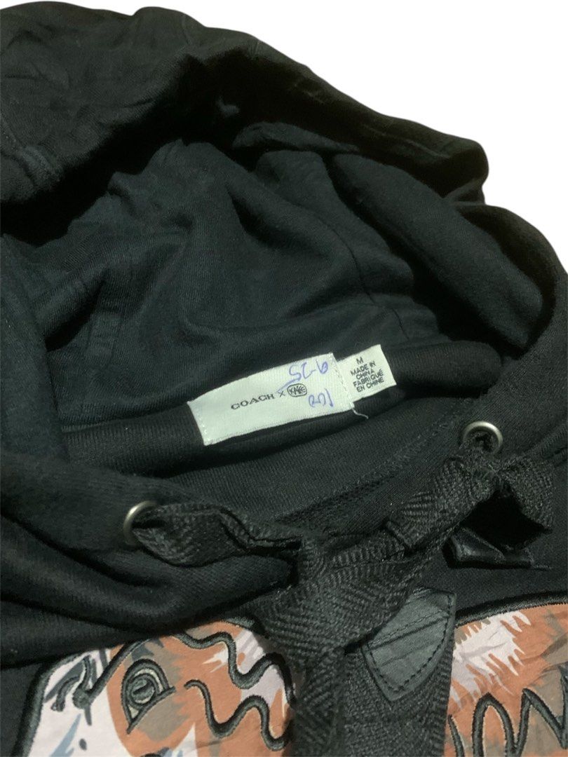 Coach (Category: Coats, Jackets and Outerwear) located in Manila. Submitted by lyf_7hrift (Listing ID 1466050337, Image 3). Description: Coach Jacket P450 22L 20W Dimes 10/10 Color Rate Asnew Condition.