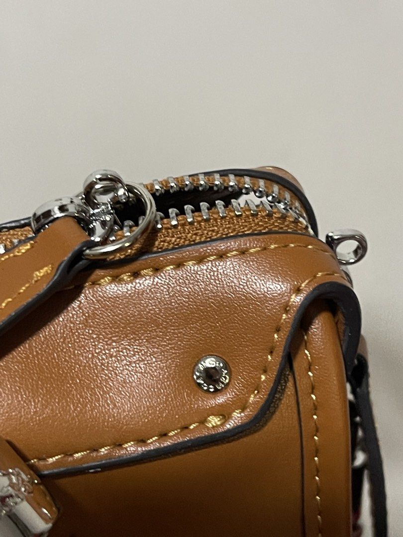 Coach 2 way bag Small (Category: Luxury Bags & Wallets) located in Antipolo. Submitted by hideoutcloset88 (Listing ID 1466071965, Image 3). Description: Still in complete inclusion Use it once .