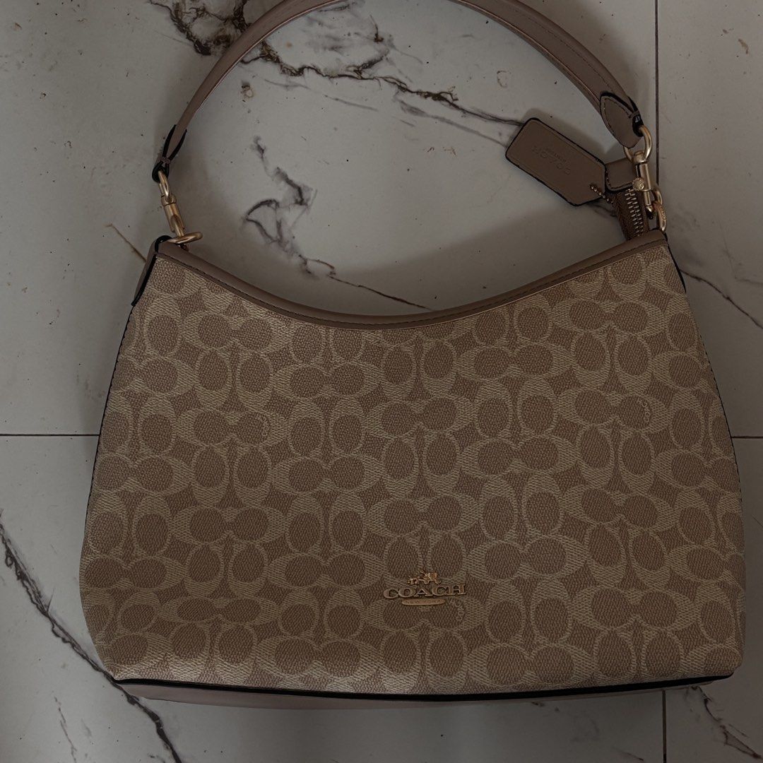 COACH BAG (Category: Sling Bags) located in Manila. Submitted by santino11111 (Listing ID 1466021965, Image 1). Description: .