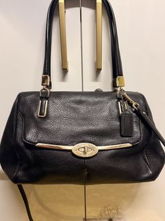 (Category: ) located in . Submitted by bags2bags2bags (Listing ID 1465980900, Image 1). Description: .