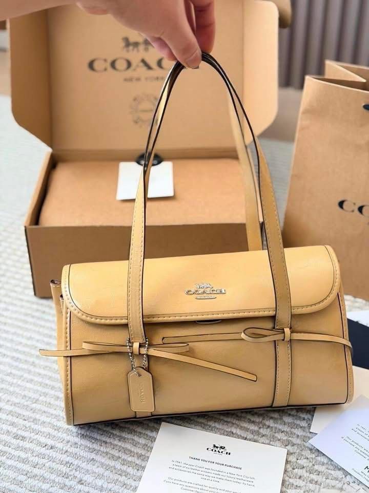 Coach Bridget Flap Shoulder Bag (Category: Shoulder Bags) located in Binan City. Submitted by pinkykeenshop (Listing ID 1466125808, Image 1). Description: .