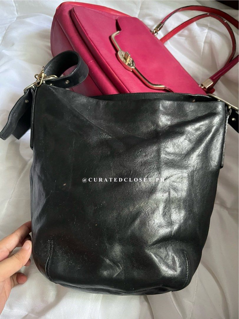 Coach Bundle bags (Category: Shoulder Bags) located in Bongabon. Submitted by daniii.v (Listing ID 1466017464, Image 3). Description: Firm free sf Free XOXO bag.