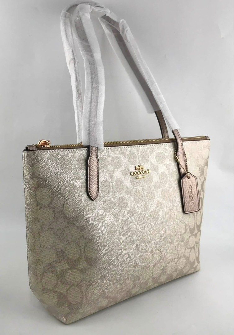 Coach Fiona Tote (Category: Shoulder Bags) located in Binan City. Submitted by pinkykeenshop (Listing ID 1466085694, Image 2). Description: .
