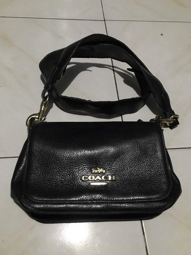 Coach Jes Messenger Bag (Category: Sling Bags) located in Quezon City. Submitted by thriftwithlaw (Listing ID 1466028575, Image 1). Description: slightly nego.