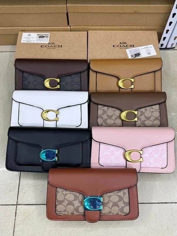 coach shoulder bag (Category: Shoulder Bags) located in Manila. Submitted by maureen19 (Listing ID 1465992858, Image 1). Description: .