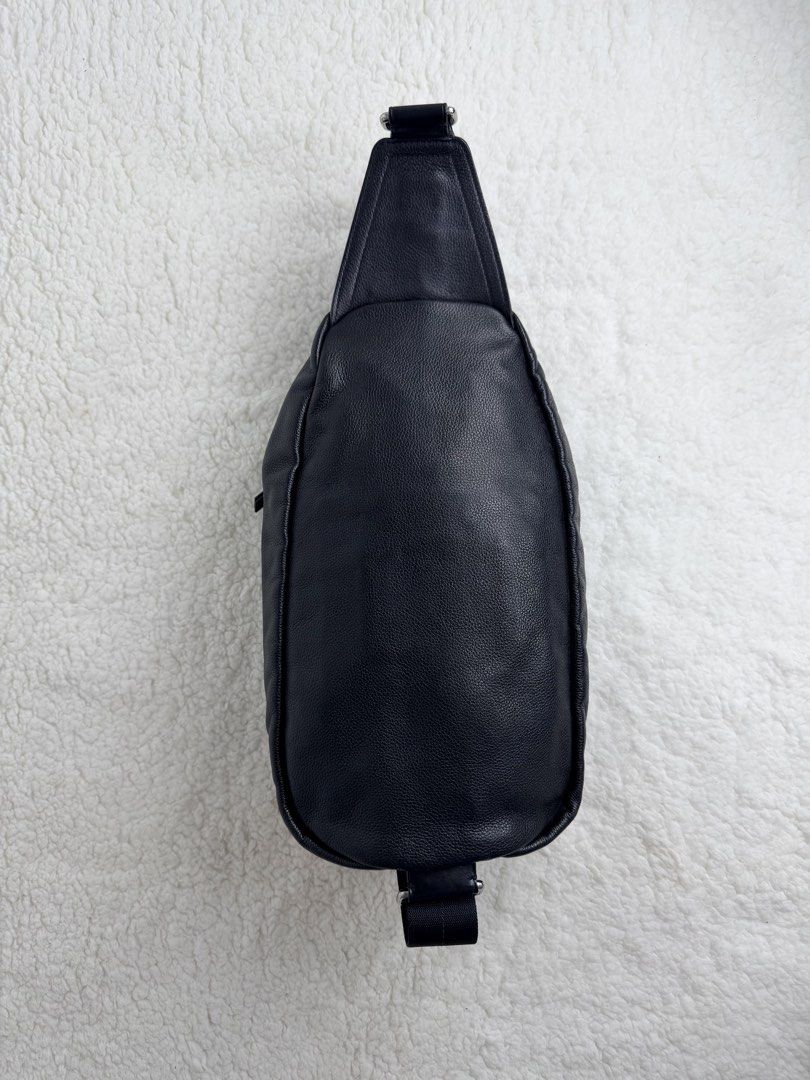 COACH Thompson Body Bag (Category: Belt bags, Clutches and Pouches) located in Quezon City. Submitted by madame_bagelia_collection (Listing ID 1466139117, Image 3). Description: 🔸Authentic 💯 🔸Preloved 🔸Rank A (Almost New) 🔸W/ minimal signs of use. Kindly check photos. 🔸Genuine leather 🔸Silver hardwares 🔸YKK zippers 🔸Has 1 slip interior pocket 🔸Fully lined interior 🔸Small size 🔸Dimension (cm): L- 30, W- 9, H- 20 🔸Inclusion: None 🔸Mad