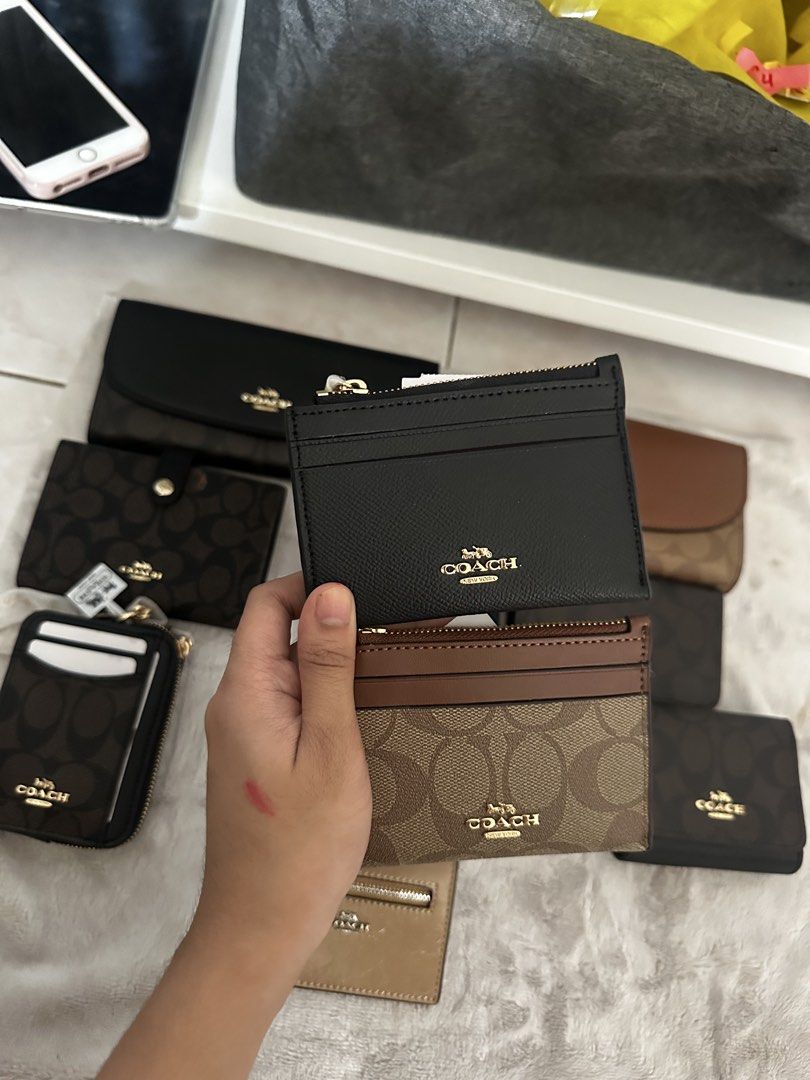 Coach wallet brown black 🛖🖤🤎 (Category: Wallets & Card Holders) located in Manila. Submitted by mysticearth-05ce (Listing ID 1466038728, Image 2). Description: Lalamove ready actual pic posted.