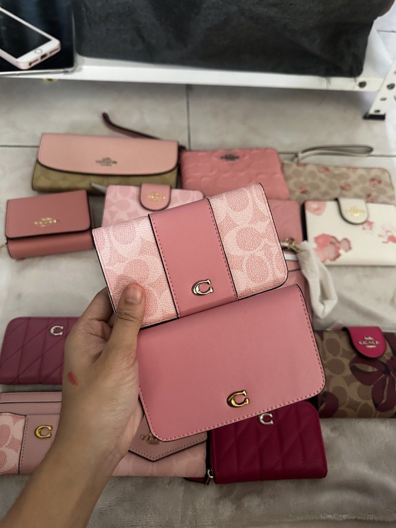 Coach wallet pink 💓 (Category: Wallets & Card Holders) located in Manila. Submitted by mysticearth-05ce (Listing ID 1466038569, Image 3). Description: ready to ship all actual 💓.
