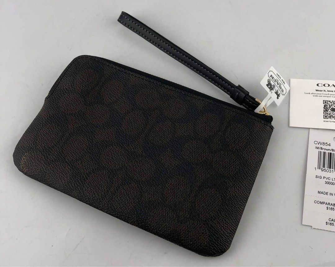 Coach Wrislet (Category: Wallets & Card holders) located in Binan City. Submitted by pinkykeenshop (Listing ID 1466125007, Image 3). Description: .