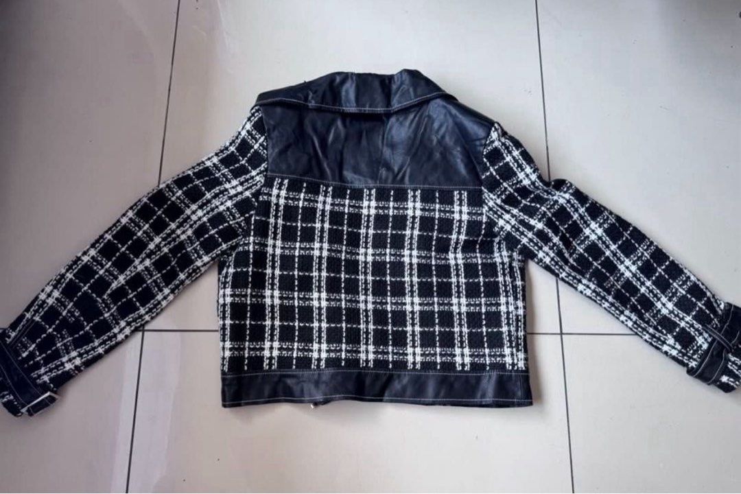 COAT JACKET (Category: Coats, Jackets and Outerwear) located in Quezon City. Submitted by prelovedsaleitems (Listing ID 1466145411, Image 2). Description: With peeling on black leather.