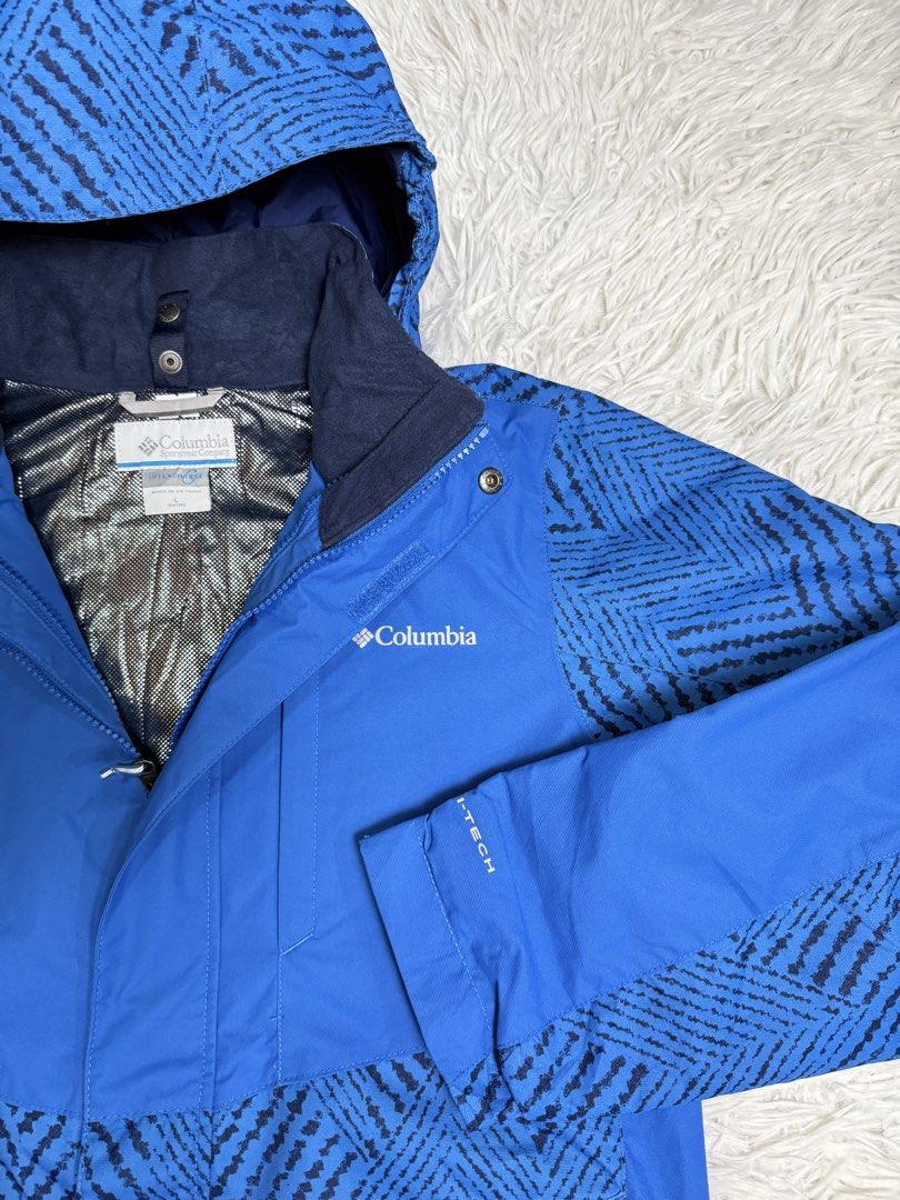 ColumbiA (Category: Coats, Jackets and Outerwear) located in Baguio. Submitted by sellingtonshop (Listing ID 1466061050, Image 3). Description: s19. Columbia Arctic trip jacket *snow, water and wind repellent Size: youth L fits S mens or M womens Dimes: 26*21 Condition: excellent Issue: none Grab: 1180.