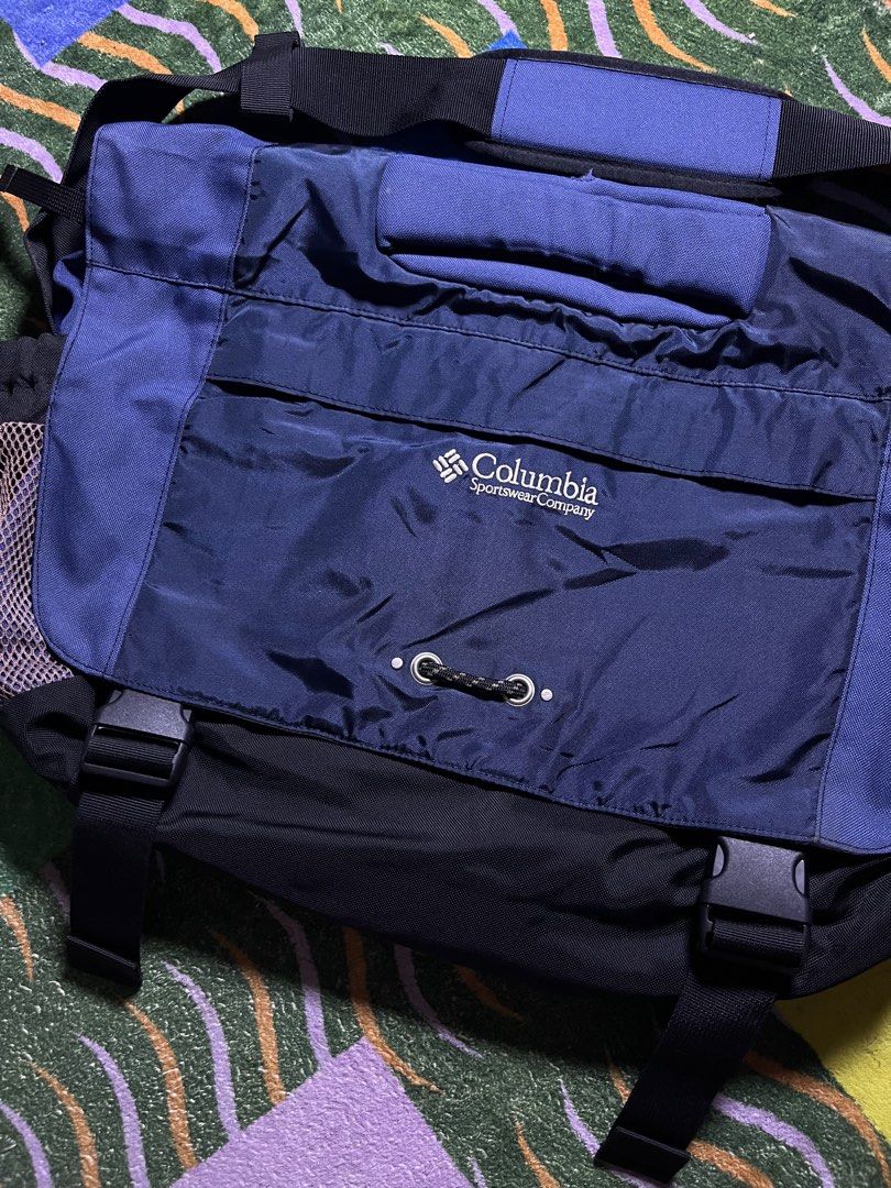 Columbia Expedition Messenger Bag (Category: Sling Bags) located in Paranaque City. Submitted by nifty_goodies (Listing ID 1466142662, Image 2). Description: Columbia Expedition Messenger Bag - madaming compartments, may laptop comparment Measurements (Inches): Height - 16” Width - 22” Condition - excellent Issue - minimal sign of usage .