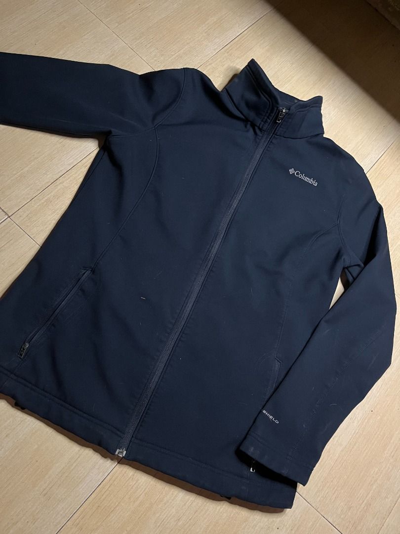 Columbia FullZip Jacket (Category: Coats, Jackets and Outerwear) located in Caloocan City. Submitted by callmemarga (Listing ID 1465972300, Image 1). Description: TAGUIG LOCATION Size : Large for women/ M-L for Men Issue : Need wash Price : 1,500 Negotiable Can ship via LBC/lalamove Half way meet ups/Pick-up.