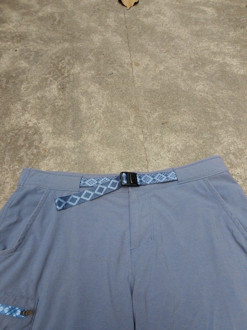 Columbia Short (Category: Shorts) located in Naga. Submitted by choythrift (Listing ID 1466031094, Image 3). Description: Columbia Short Condition: 9/10 Color rate: 9/10 Plus shipping fee Courier: J and t, flash express Drop off: Urban Chicc Location: Naga City, Bicol📍 📩.